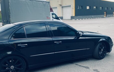 Mercedes-Benz E-Класс, 2004 год, 850 000 рублей, 5 фотография