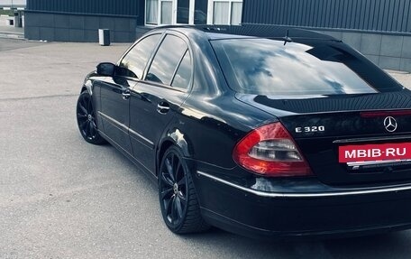 Mercedes-Benz E-Класс, 2004 год, 850 000 рублей, 9 фотография