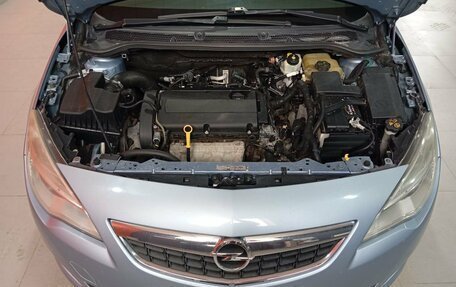 Opel Astra J, 2011 год, 635 250 рублей, 8 фотография