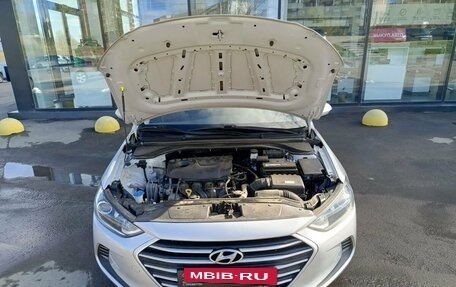 Hyundai Elantra VI рестайлинг, 2018 год, 1 450 000 рублей, 9 фотография