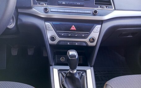 Hyundai Elantra VI рестайлинг, 2018 год, 1 450 000 рублей, 15 фотография
