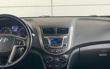 Hyundai Solaris II рестайлинг, 2015 год, 970 000 рублей, 15 фотография