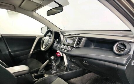 Toyota RAV4, 2016 год, 2 200 000 рублей, 11 фотография