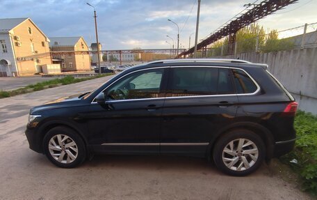 Volkswagen Tiguan II, 2021 год, 2 950 000 рублей, 4 фотография
