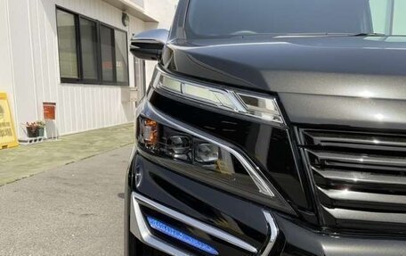 Toyota Voxy III, 2021 год, 1 810 000 рублей, 14 фотография