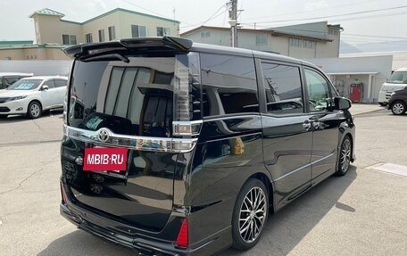 Toyota Voxy III, 2021 год, 1 810 000 рублей, 10 фотография