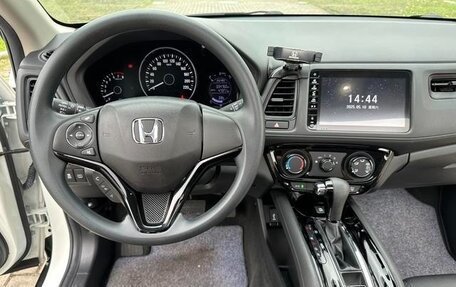 Honda Vezel, 2021 год, 1 300 443 рублей, 11 фотография