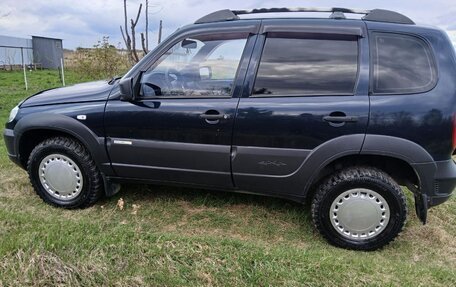 Chevrolet Niva I рестайлинг, 2012 год, 620 000 рублей, 3 фотография