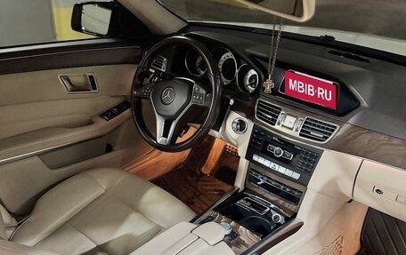 Mercedes-Benz E-Класс, 2013 год, 1 700 000 рублей, 4 фотография