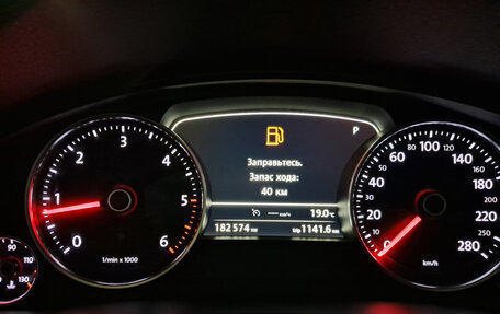 Volkswagen Touareg III, 2013 год, 2 359 000 рублей, 13 фотография