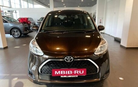 Toyota Sienta II, 2019 год, 1 850 000 рублей, 8 фотография