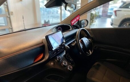 Toyota Sienta II, 2019 год, 1 850 000 рублей, 12 фотография