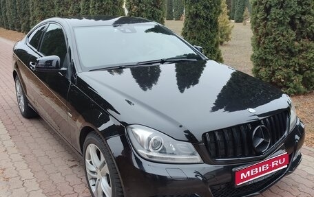 Mercedes-Benz C-Класс, 2011 год, 1 190 000 рублей, 1 фотография