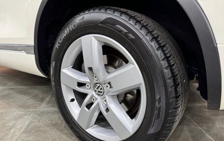 Volkswagen Touareg III, 2011 год, 2 300 000 рублей, 6 фотография