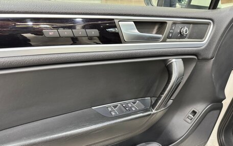 Volkswagen Touareg III, 2011 год, 2 300 000 рублей, 19 фотография