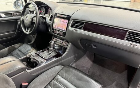 Volkswagen Touareg III, 2011 год, 2 300 000 рублей, 15 фотография
