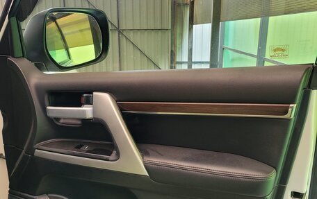 Toyota Land Cruiser 200, 2018 год, 6 590 000 рублей, 6 фотография