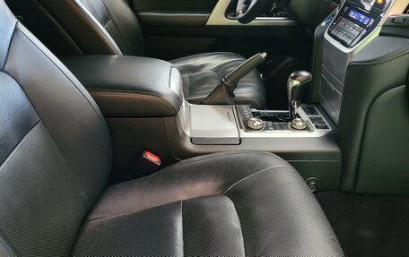 Toyota Land Cruiser 200, 2018 год, 6 590 000 рублей, 10 фотография