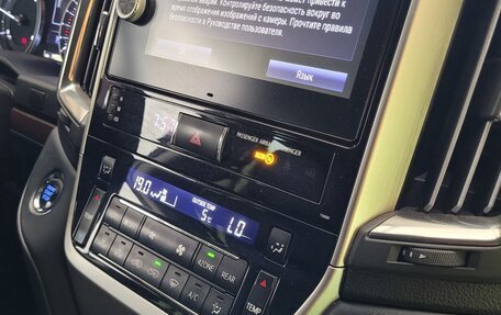 Toyota Land Cruiser 200, 2018 год, 6 590 000 рублей, 15 фотография