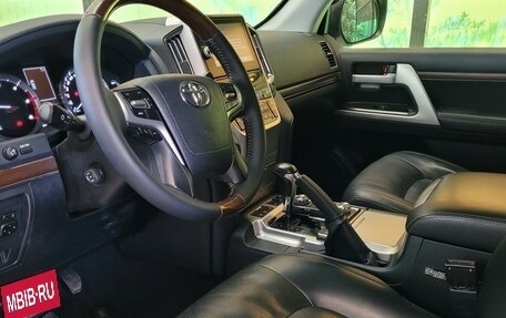 Toyota Land Cruiser 200, 2018 год, 6 590 000 рублей, 9 фотография