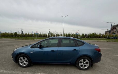 Opel Astra J, 2013 год, 1 070 000 рублей, 3 фотография