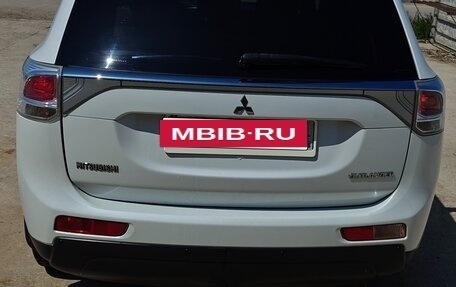 Mitsubishi Outlander III рестайлинг 3, 2012 год, 1 420 000 рублей, 2 фотография