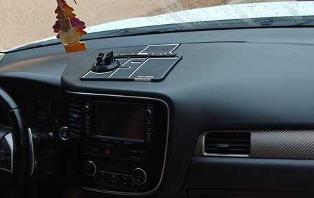 Mitsubishi Outlander III рестайлинг 3, 2012 год, 1 420 000 рублей, 9 фотография