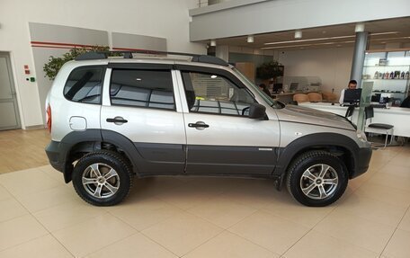 Chevrolet Niva I рестайлинг, 2015 год, 471 000 рублей, 4 фотография