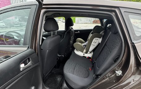 Hyundai Solaris II рестайлинг, 2015 год, 1 180 000 рублей, 19 фотография