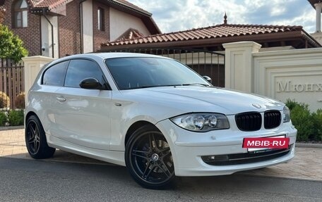 BMW 1 серия, 2011 год, 999 999 рублей, 2 фотография