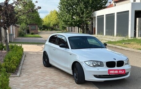 BMW 1 серия, 2011 год, 999 999 рублей, 3 фотография