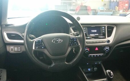 Hyundai Solaris II рестайлинг, 2019 год, 1 325 000 рублей, 5 фотография