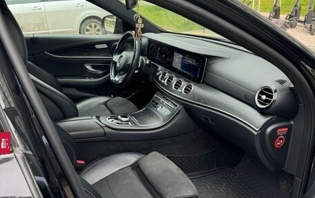 Mercedes-Benz E-Класс, 2017 год, 2 700 000 рублей, 2 фотография