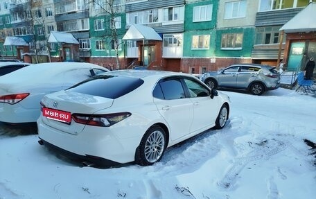 Toyota Camry, 2023 год, 3 585 000 рублей, 13 фотография