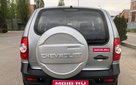 Chevrolet Niva I рестайлинг, 2015 год, 675 000 рублей, 3 фотография