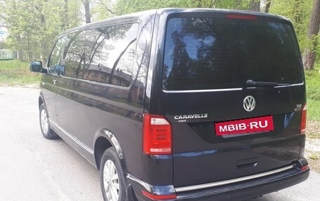 Volkswagen Caravelle T6 рестайлинг, 2017 год, 3 000 000 рублей, 5 фотография