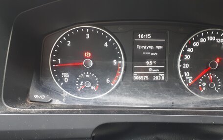 Volkswagen Caravelle T6 рестайлинг, 2017 год, 3 000 000 рублей, 16 фотография