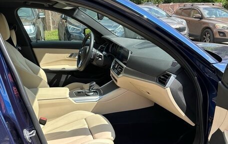 BMW 3 серия, 2019 год, 3 650 000 рублей, 10 фотография