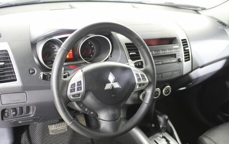 Mitsubishi Outlander III рестайлинг 3, 2008 год, 980 000 рублей, 12 фотография