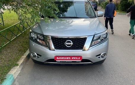 Nissan Pathfinder, 2015 год, 1 950 000 рублей, 3 фотография