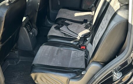 Volkswagen Touran III, 2010 год, 750 000 рублей, 10 фотография