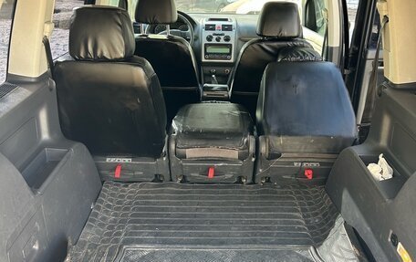 Volkswagen Touran III, 2010 год, 750 000 рублей, 12 фотография