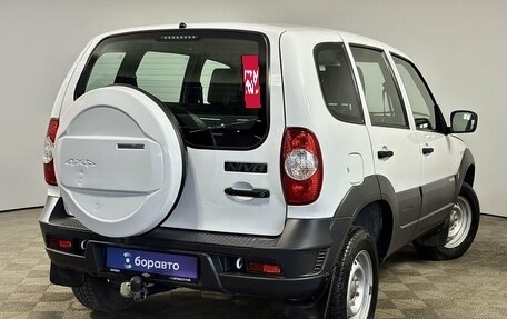 Chevrolet Niva I рестайлинг, 2017 год, 815 000 рублей, 6 фотография