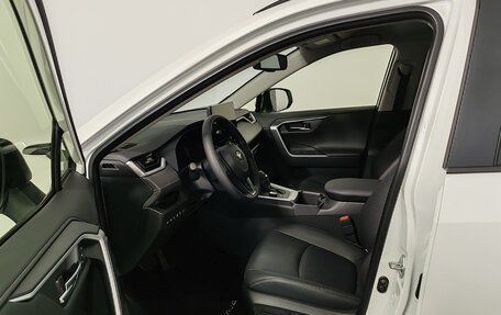 Toyota RAV4, 2025 год, 6 890 000 рублей, 16 фотография