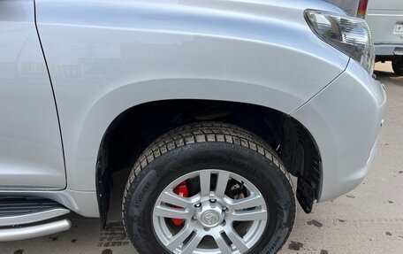 Toyota Land Cruiser Prado 150 рестайлинг 2, 2010 год, 2 500 000 рублей, 12 фотография
