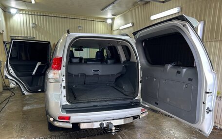 Toyota Land Cruiser Prado 150 рестайлинг 2, 2010 год, 2 500 000 рублей, 9 фотография