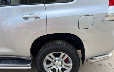 Toyota Land Cruiser Prado 150 рестайлинг 2, 2010 год, 2 500 000 рублей, 15 фотография