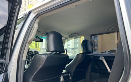 Toyota Land Cruiser Prado 150 рестайлинг 2, 2010 год, 2 500 000 рублей, 24 фотография