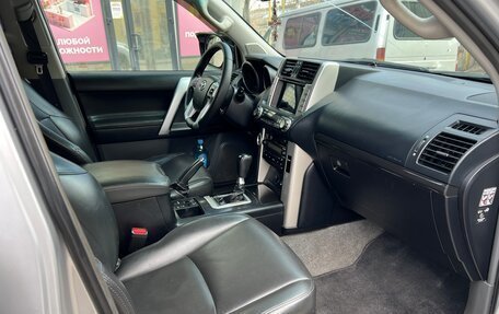 Toyota Land Cruiser Prado 150 рестайлинг 2, 2010 год, 2 500 000 рублей, 25 фотография