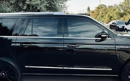 Lincoln Navigator, 2021 год, 9 000 000 рублей, 3 фотография